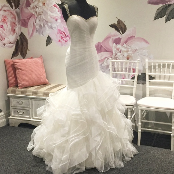 PRONOVIAS WEDDING GOWN! - Picture 1 of 8